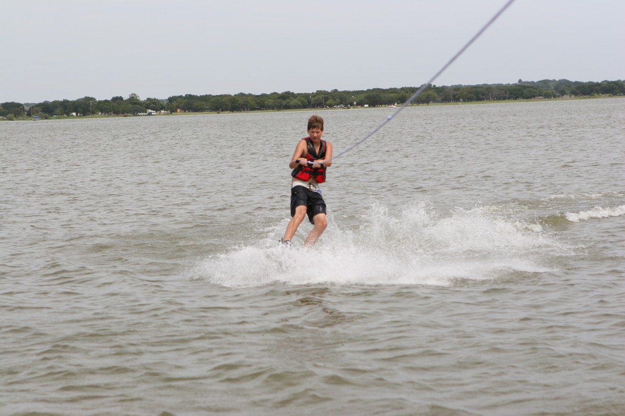 pictures/LakeHouse/wake/wakeboard1_0001.jpg