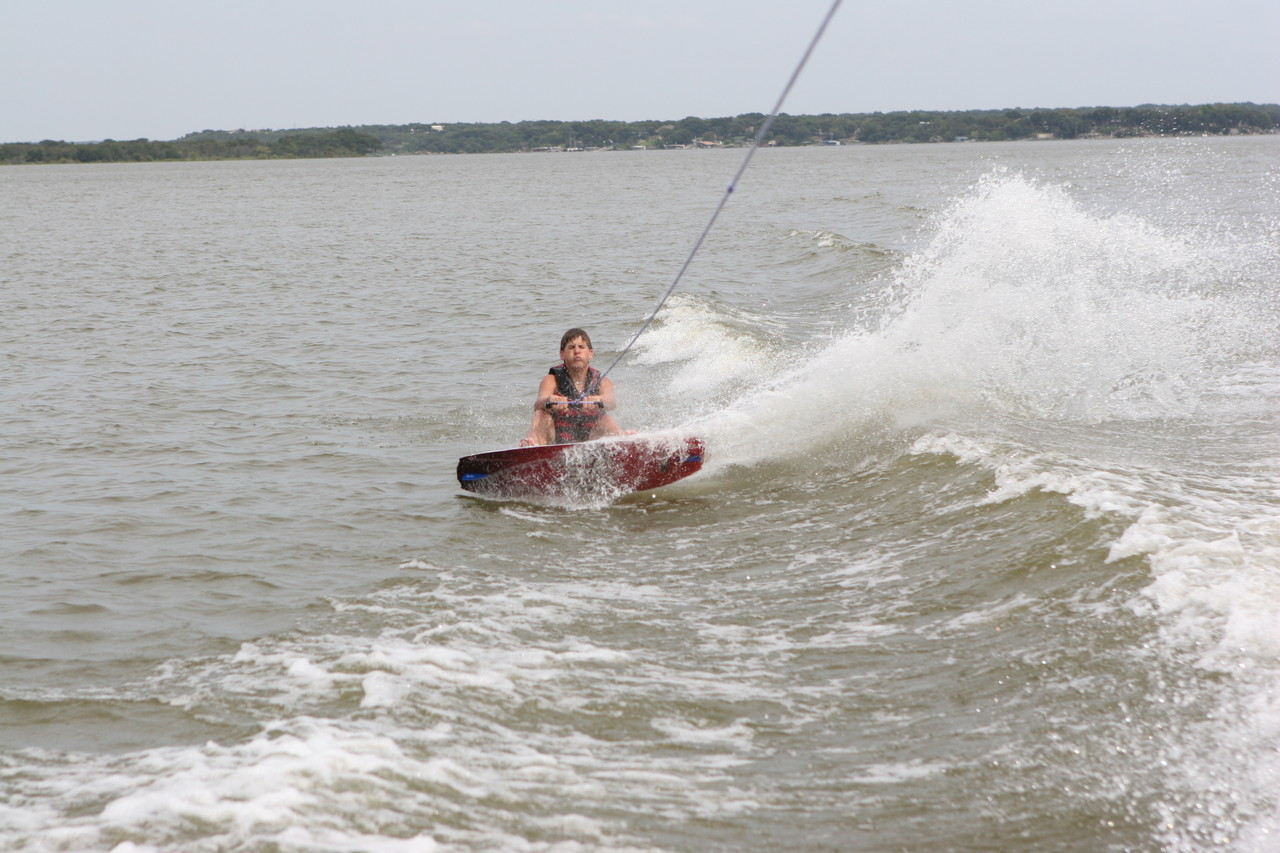 pictures/LakeHouse/wake/wakeboard1_0004.jpg