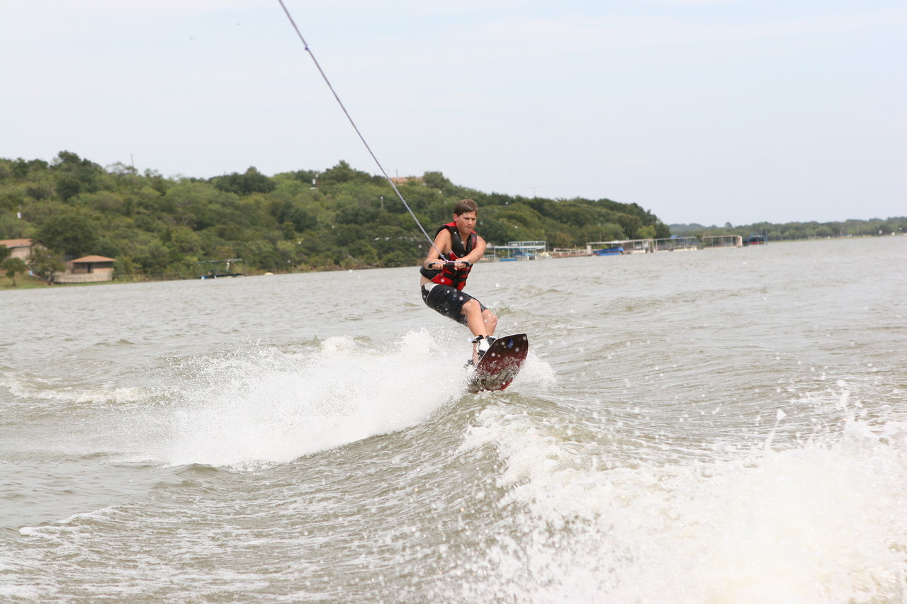 pictures/LakeHouse/wake/wakeboard1_0012.jpg