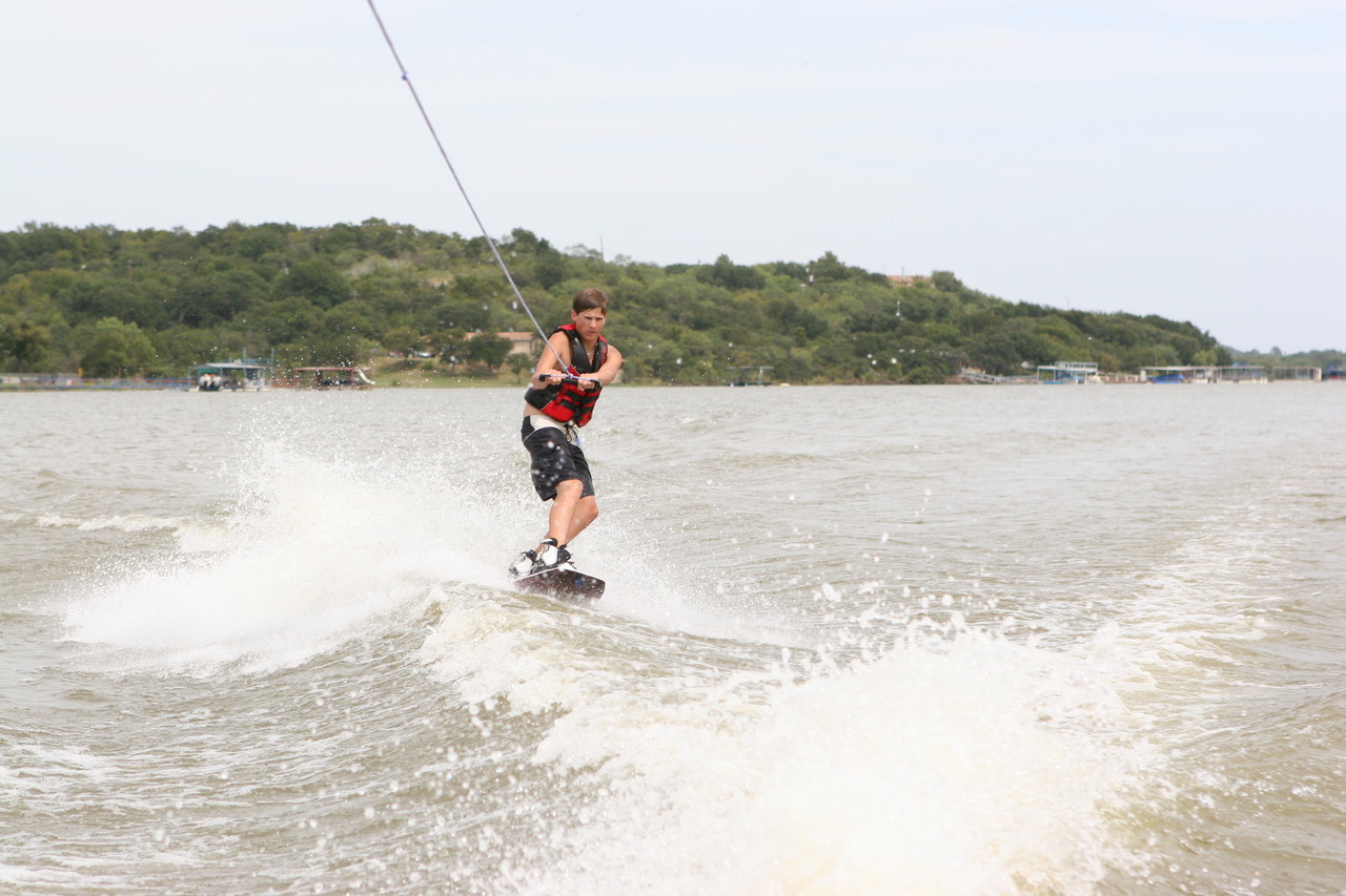 pictures/LakeHouse/wake/wakeboard1_0016.jpg