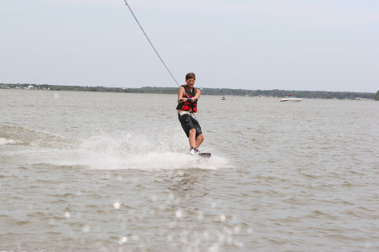 pictures/LakeHouse/wake/wakeboard1_0017.jpg