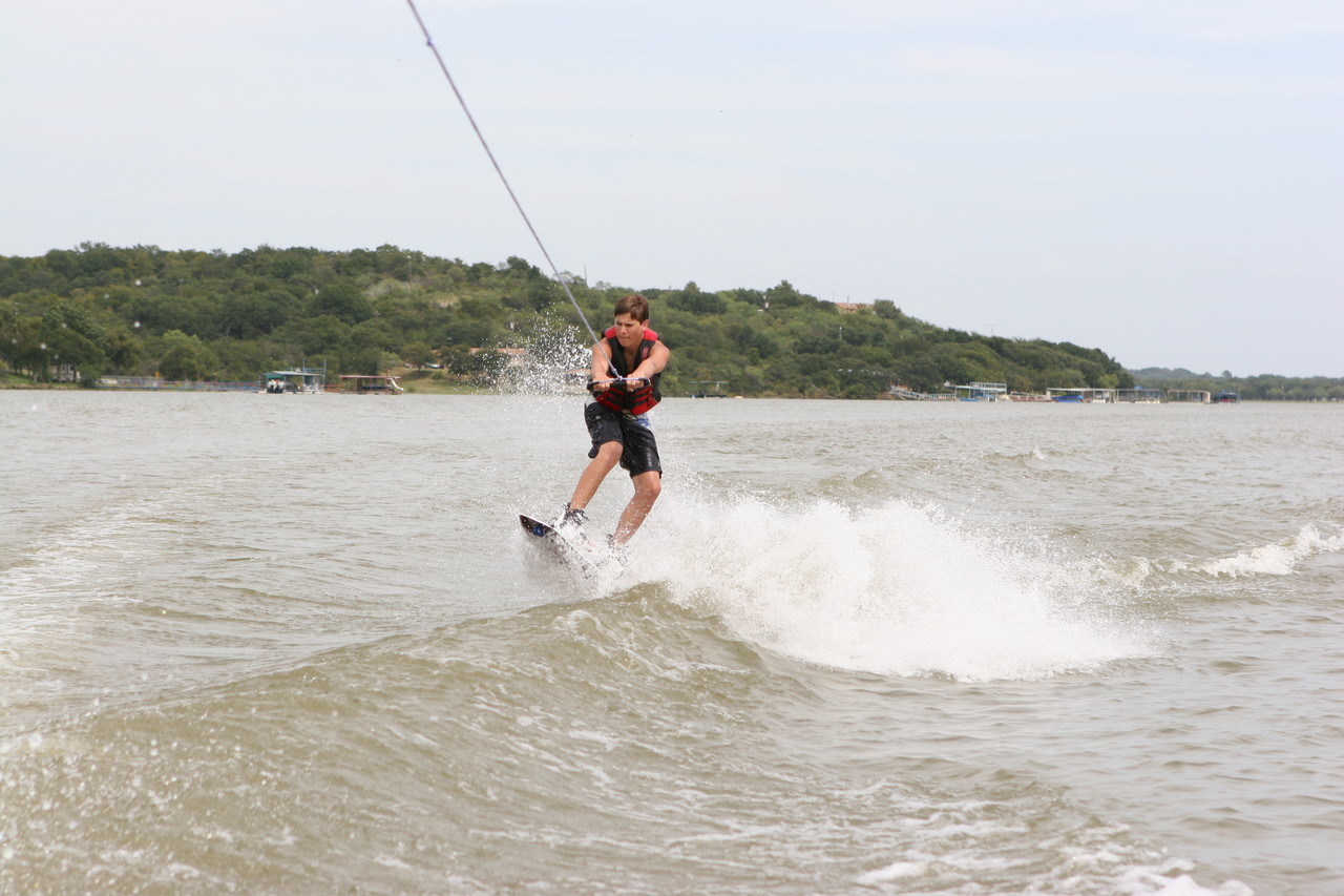 pictures/LakeHouse/wake/wakeboard1_0018.jpg