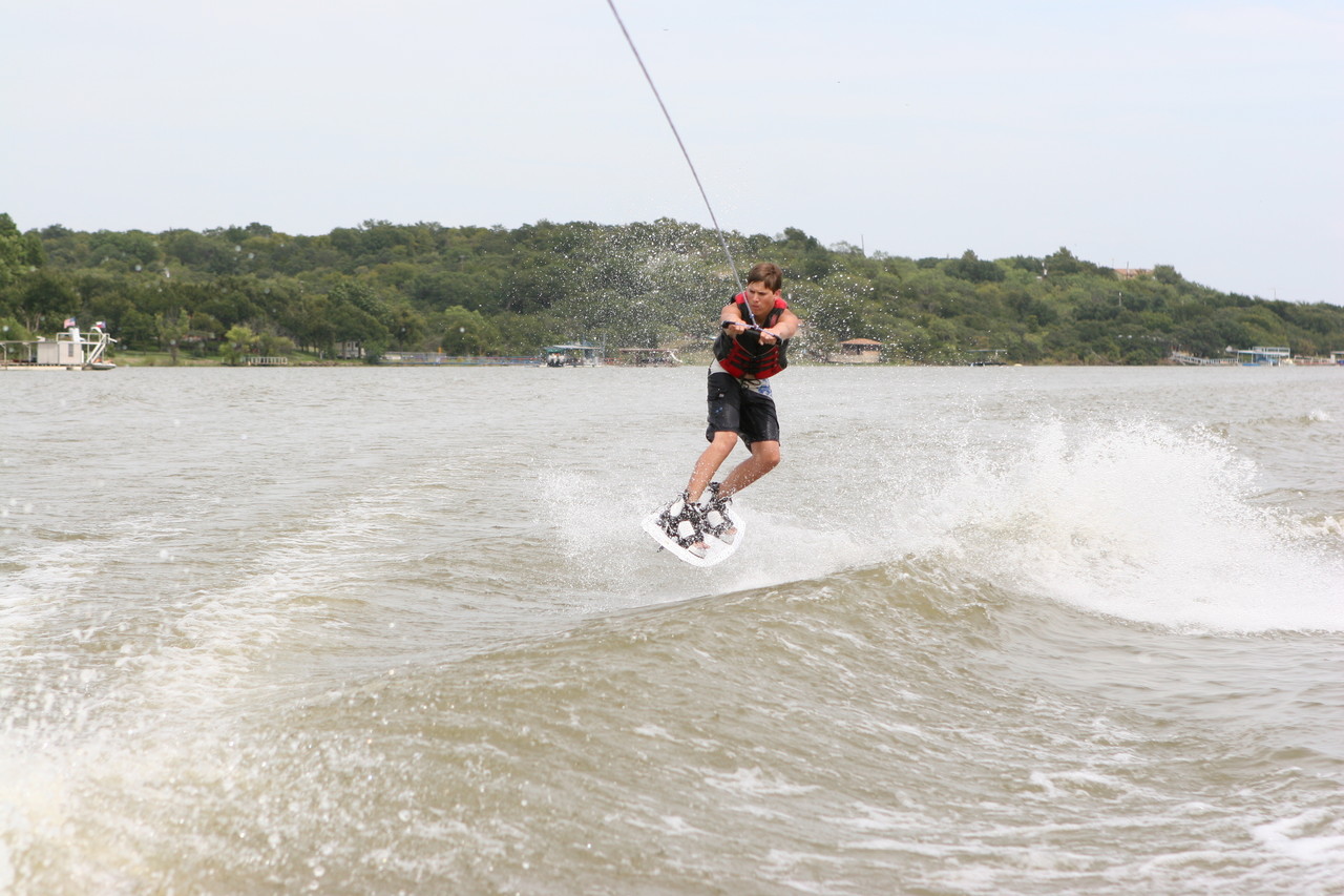 pictures/LakeHouse/wake/wakeboard1_0019.jpg