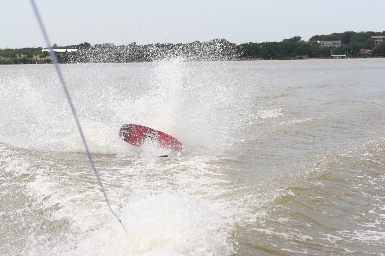 pictures/LakeHouse/wake/wakeboard1_0021.jpg