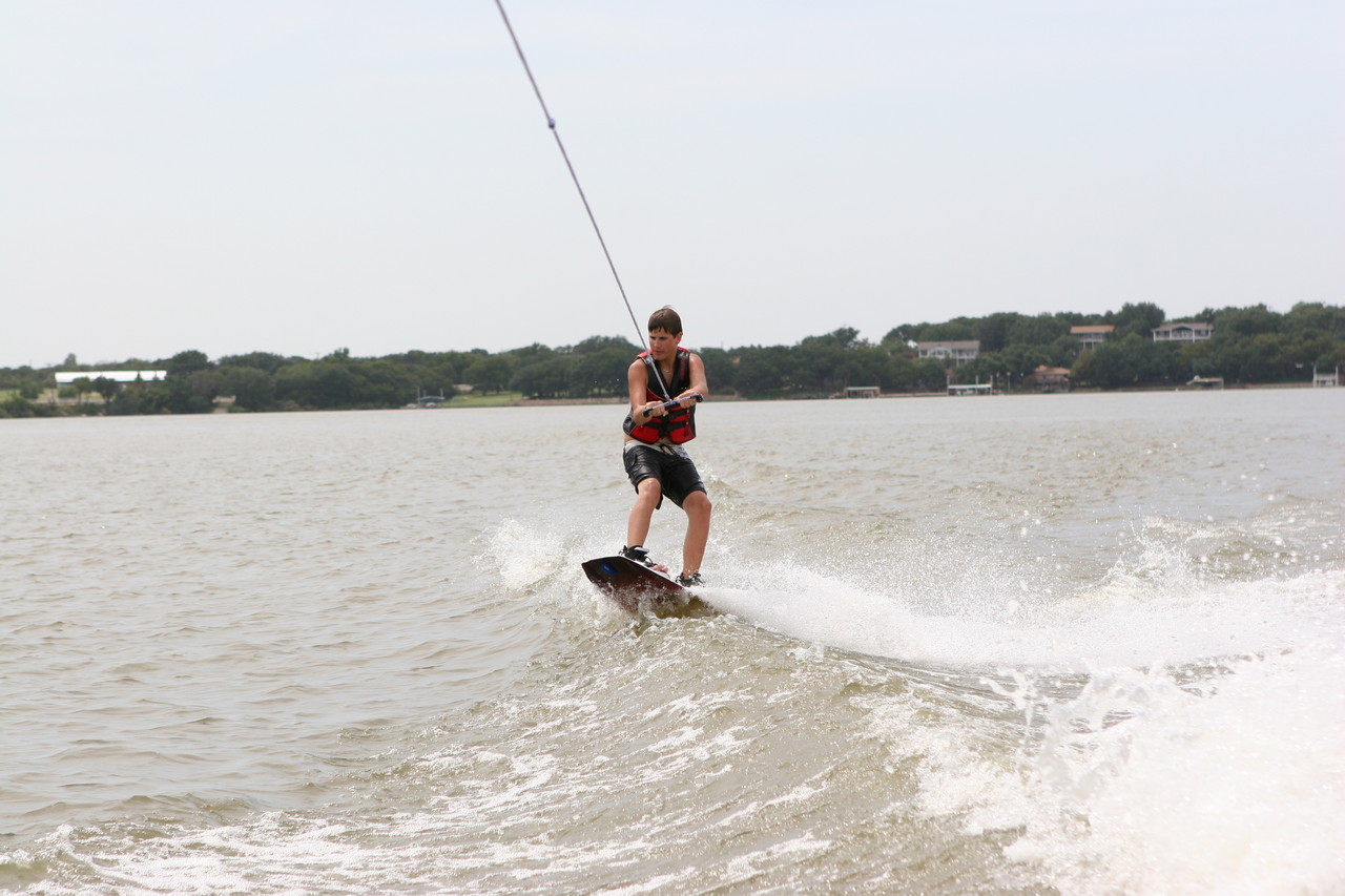 pictures/LakeHouse/wake/wakeboard1_0022.jpg