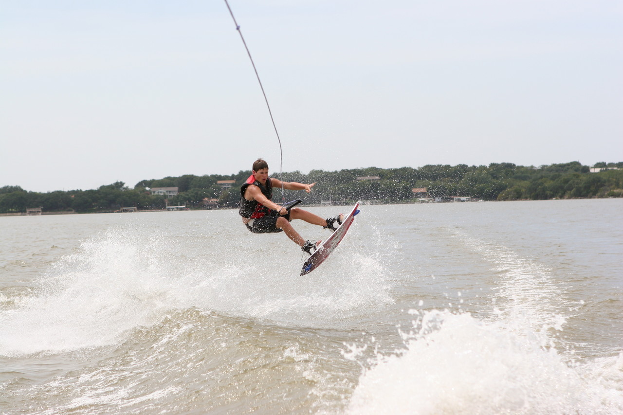 pictures/LakeHouse/wake/wakeboard1_0024.jpg