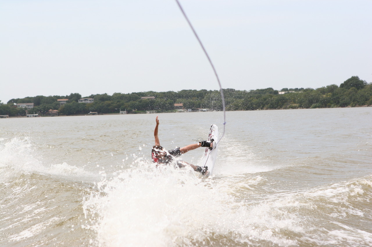 pictures/LakeHouse/wake/wakeboard1_0026.jpg