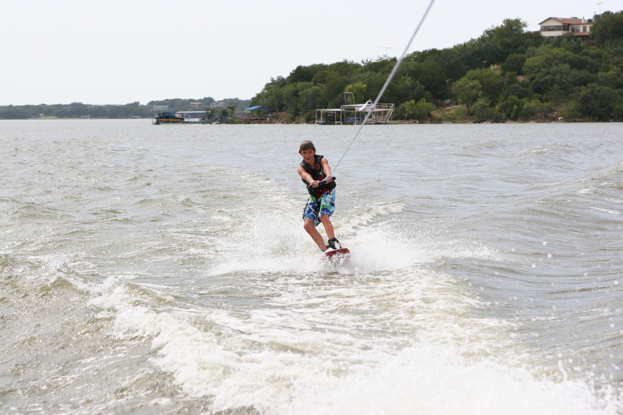 pictures/LakeHouse/wake/wakeboard1_0027.jpg