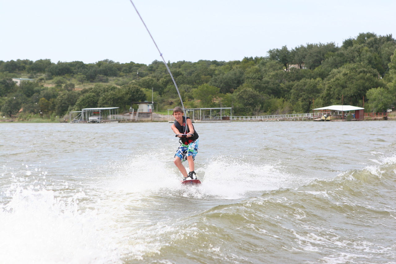 pictures/LakeHouse/wake/wakeboard1_0028.jpg