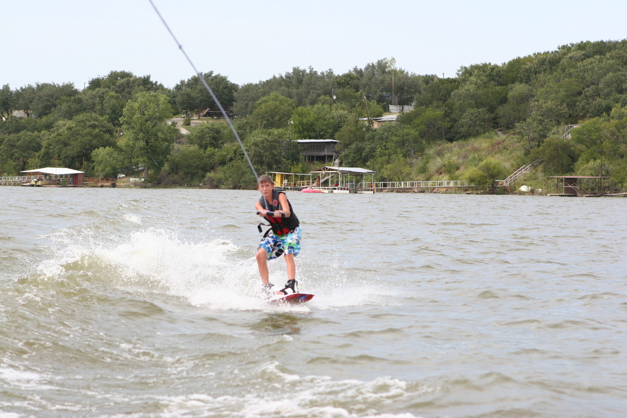 pictures/LakeHouse/wake/wakeboard1_0030.jpg