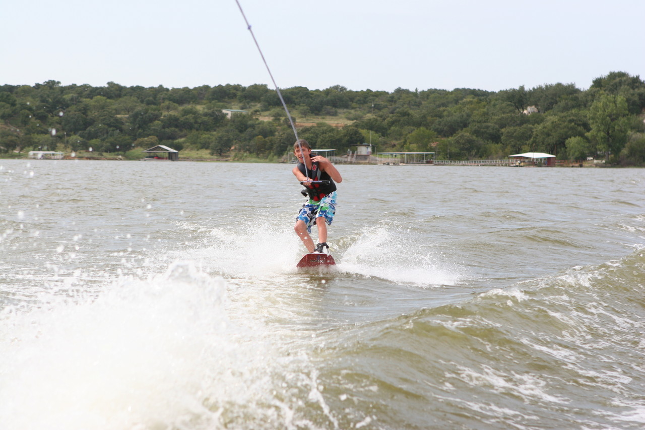 pictures/LakeHouse/wake/wakeboard1_0035.jpg