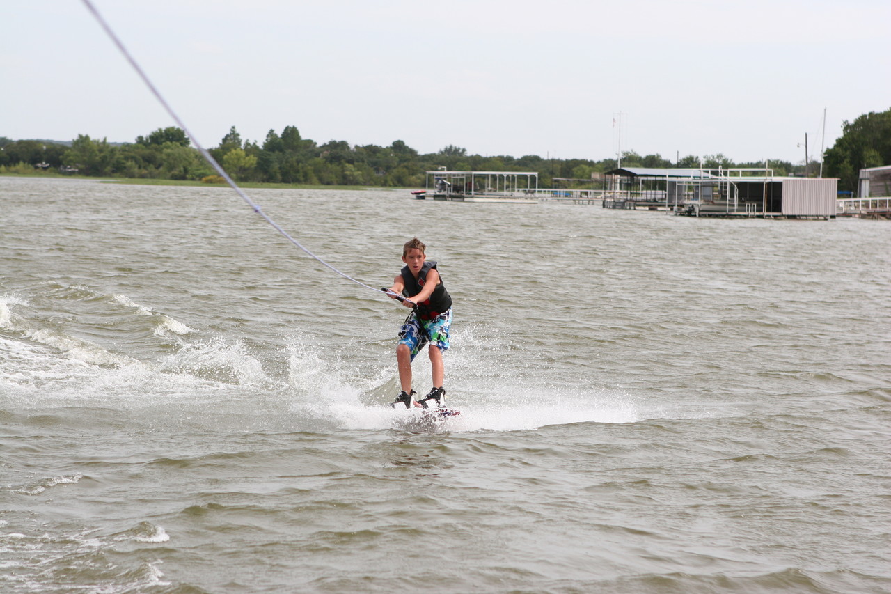 pictures/LakeHouse/wake/wakeboard1_0036.jpg