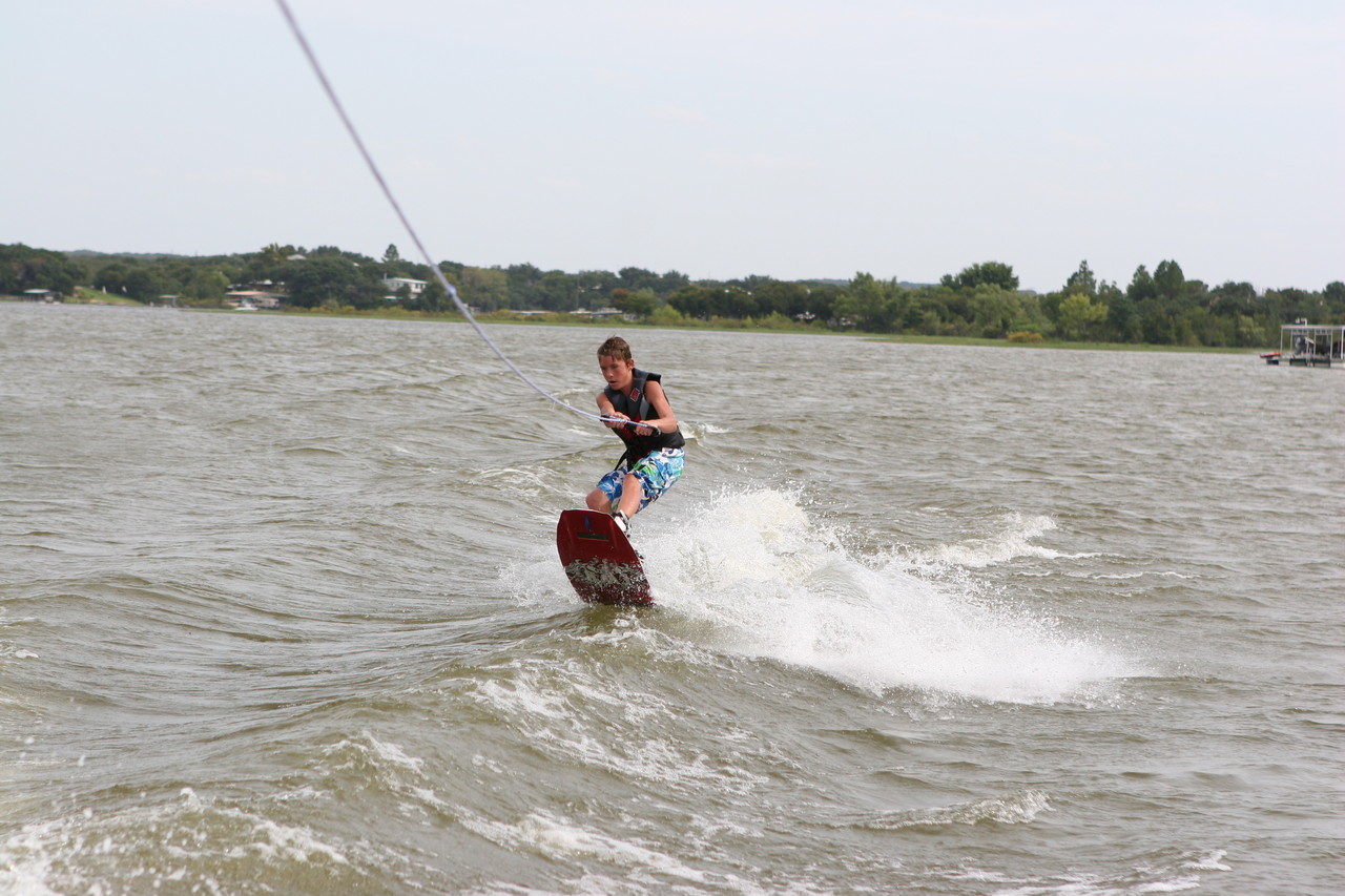 pictures/LakeHouse/wake/wakeboard1_0037.jpg