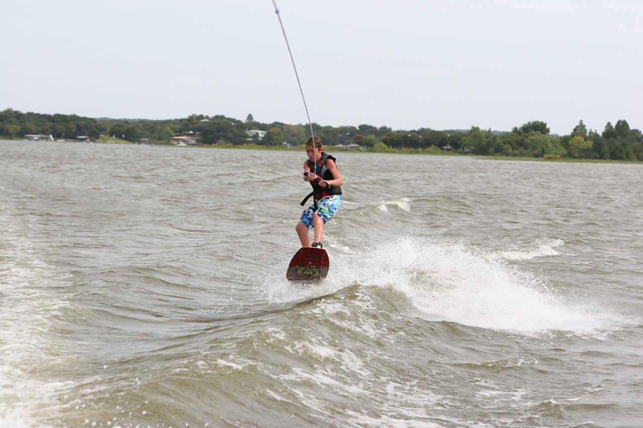 pictures/LakeHouse/wake/wakeboard1_0038.jpg