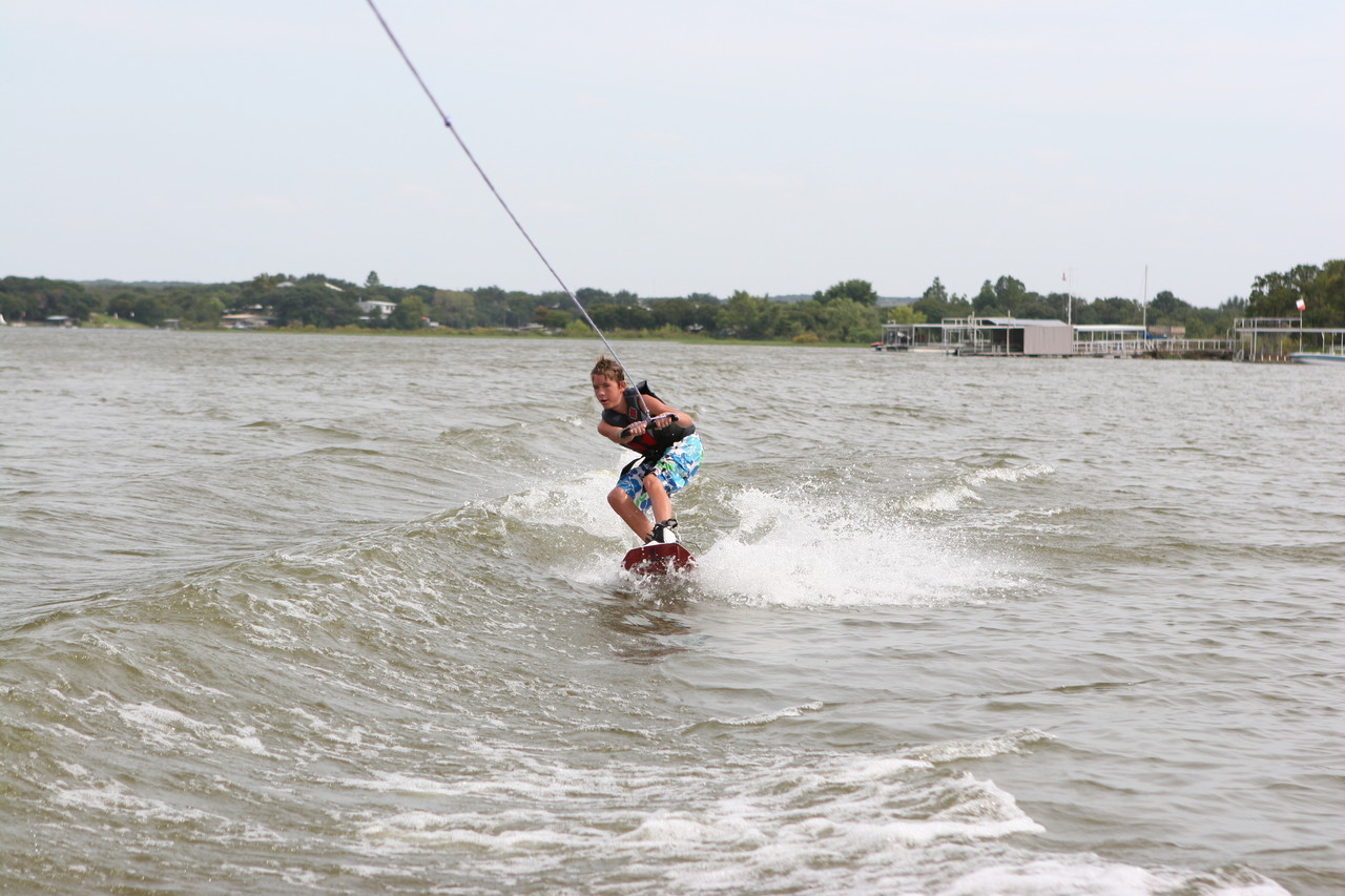 pictures/LakeHouse/wake/wakeboard1_0040.jpg