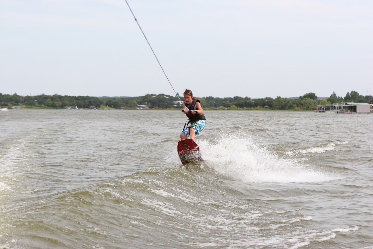 pictures/LakeHouse/wake/wakeboard1_0042.jpg