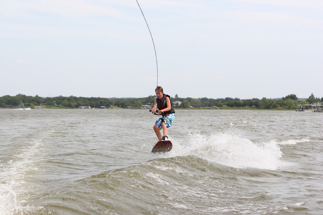 pictures/LakeHouse/wake/wakeboard1_0043.jpg