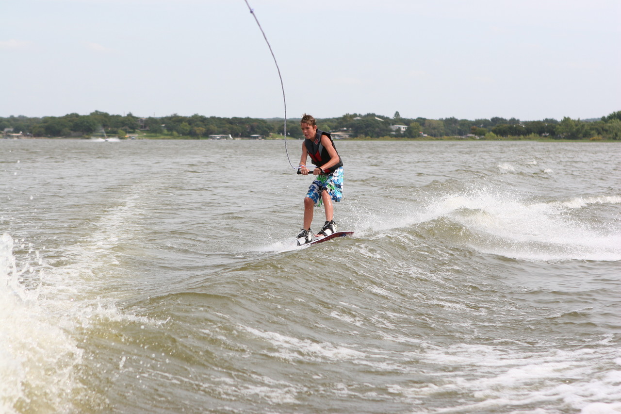 pictures/LakeHouse/wake/wakeboard1_0044.jpg