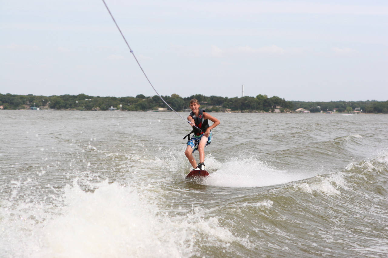 pictures/LakeHouse/wake/wakeboard1_0045.jpg