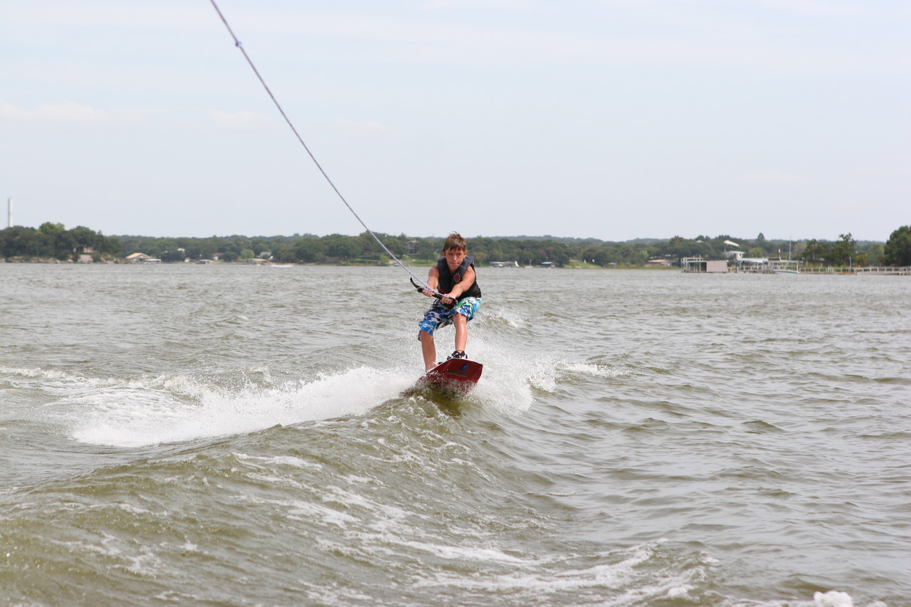 pictures/LakeHouse/wake/wakeboard1_0046.jpg