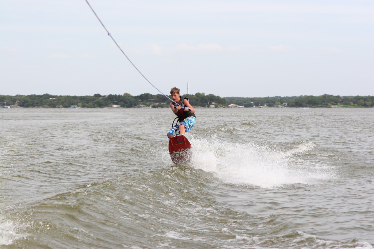 pictures/LakeHouse/wake/wakeboard1_0048.jpg