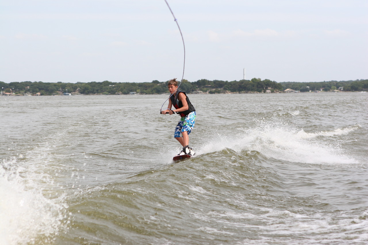 pictures/LakeHouse/wake/wakeboard1_0050.jpg