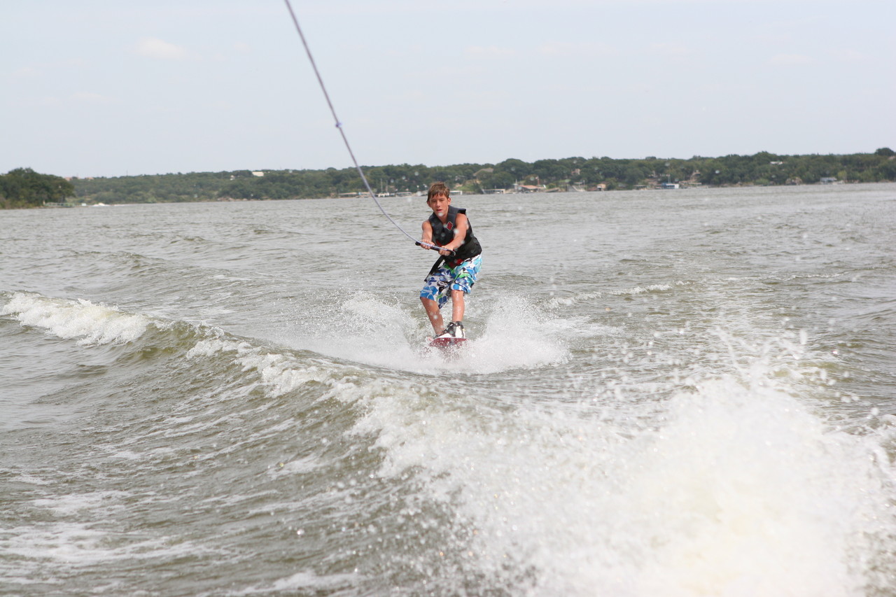 pictures/LakeHouse/wake/wakeboard1_0051.jpg