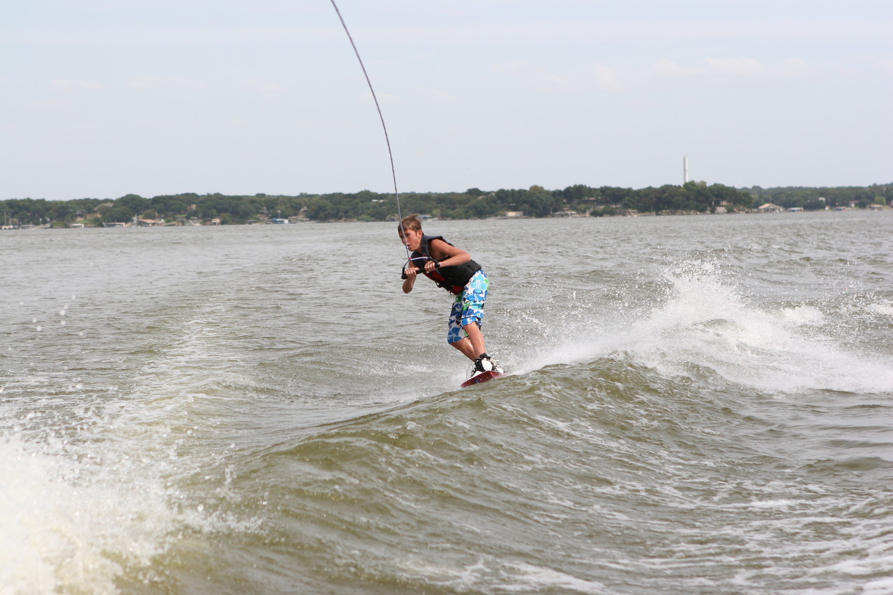 pictures/LakeHouse/wake/wakeboard1_0054.jpg