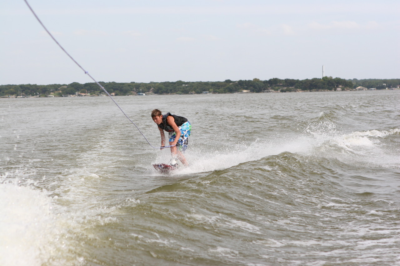 pictures/LakeHouse/wake/wakeboard1_0055.jpg