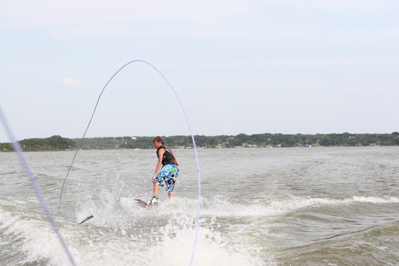 pictures/LakeHouse/wake/wakeboard1_0056.jpg