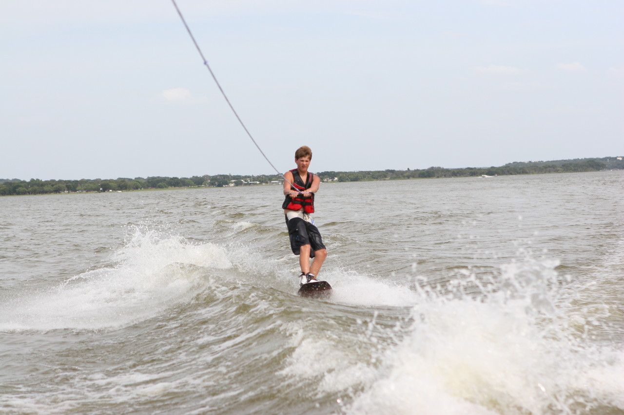 pictures/LakeHouse/wake/wakeboard1_0057.jpg