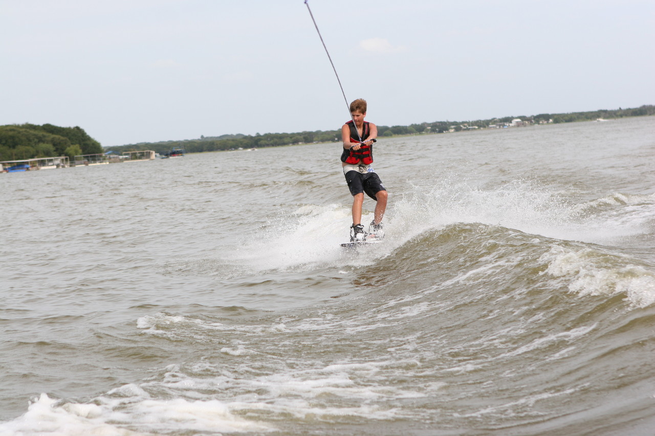 pictures/LakeHouse/wake/wakeboard1_0059.jpg