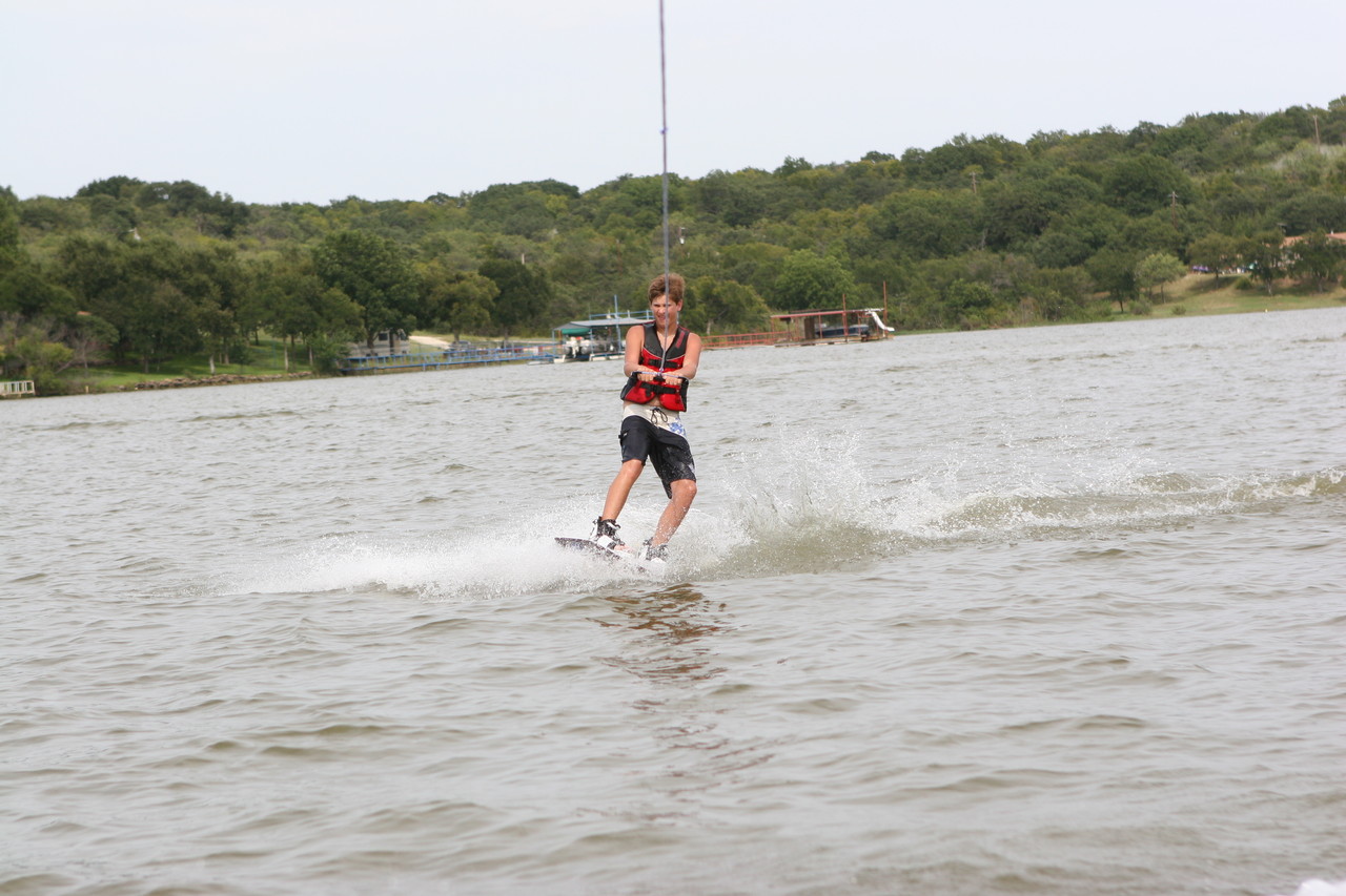 pictures/LakeHouse/wake/wakeboard1_0060.jpg