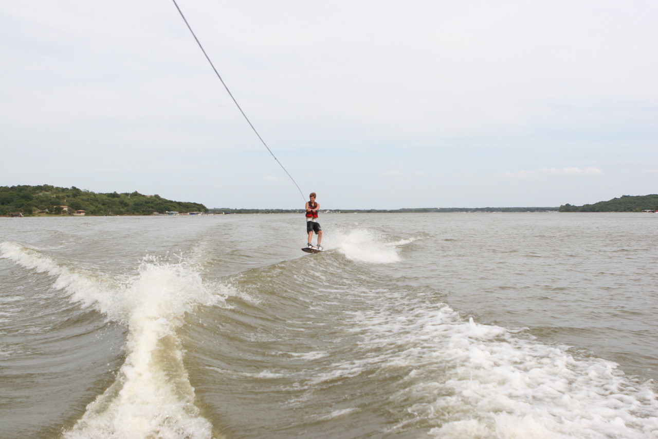 pictures/LakeHouse/wake/wakeboard1_0065.jpg