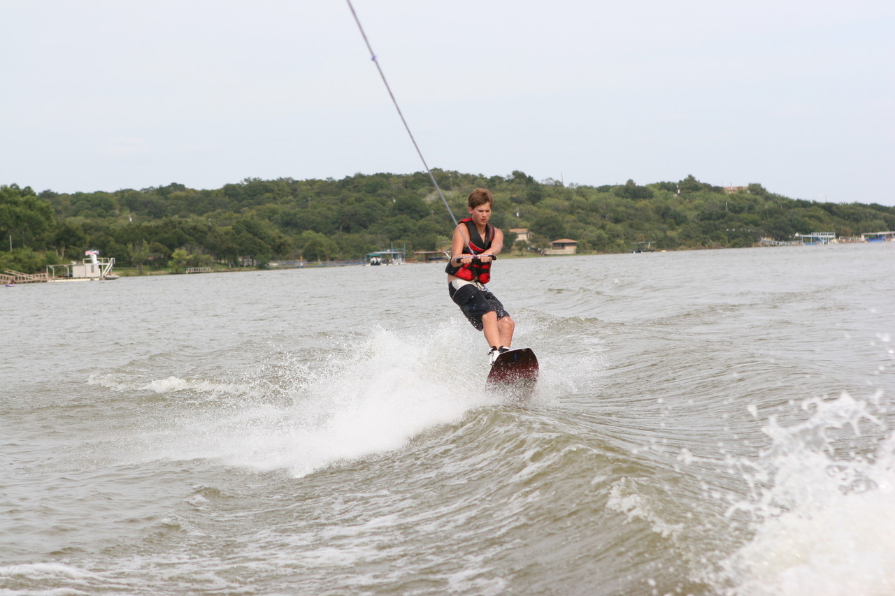 pictures/LakeHouse/wake/wakeboard1_0067.jpg