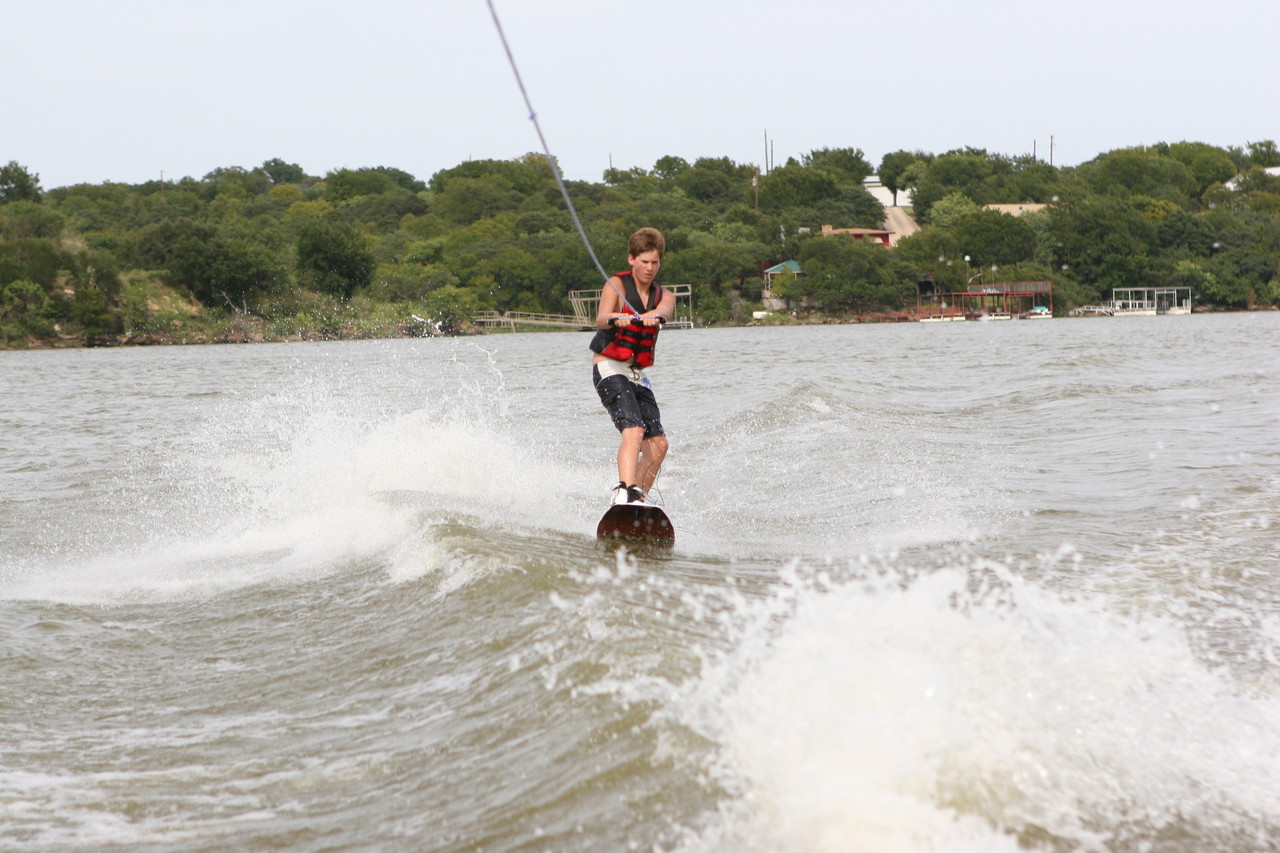 pictures/LakeHouse/wake/wakeboard1_0071.jpg