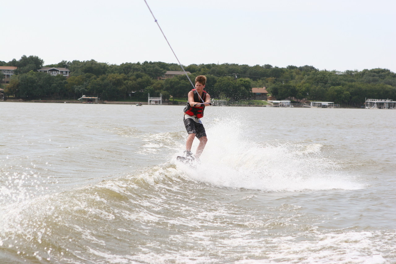 pictures/LakeHouse/wake/wakeboard1_0074.jpg