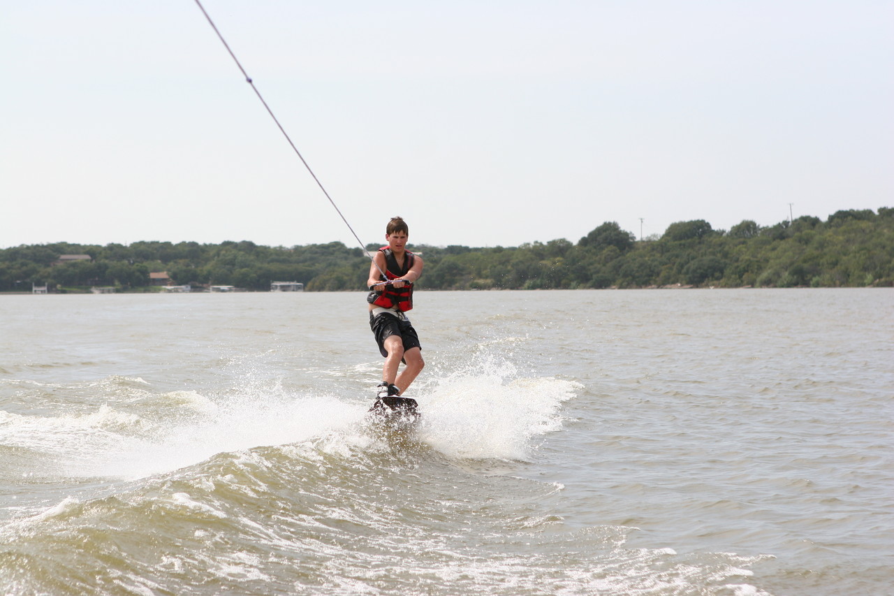 pictures/LakeHouse/wake/wakeboard1_0082.jpg