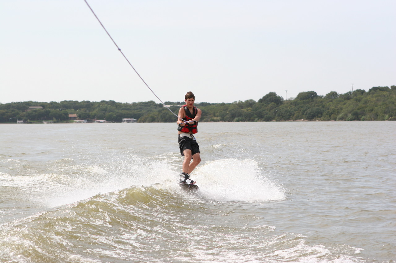 pictures/LakeHouse/wake/wakeboard1_0083.jpg