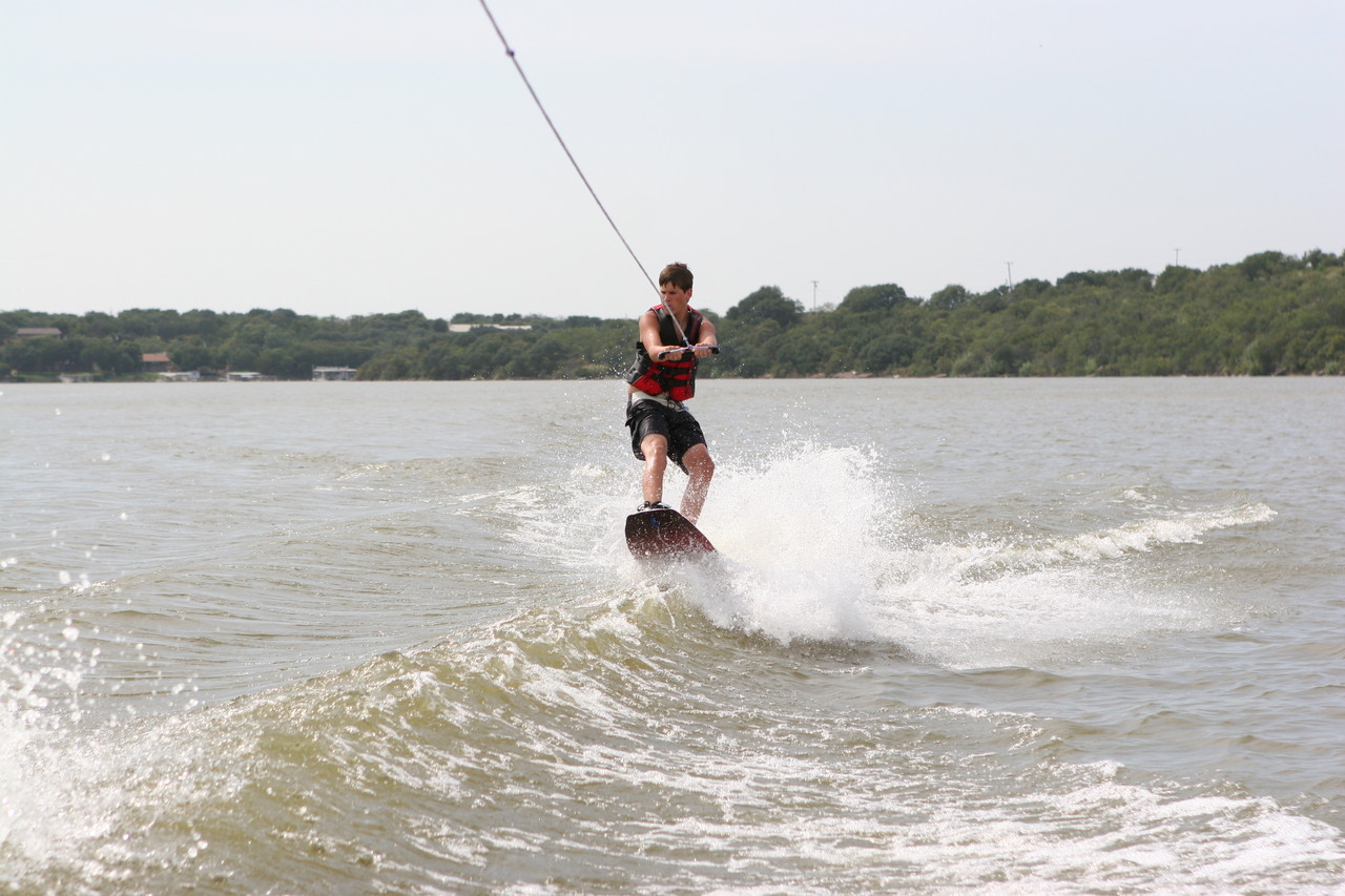 pictures/LakeHouse/wake/wakeboard1_0085.jpg