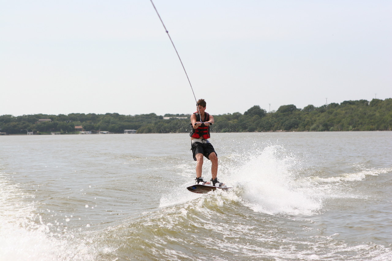 pictures/LakeHouse/wake/wakeboard1_0086.jpg