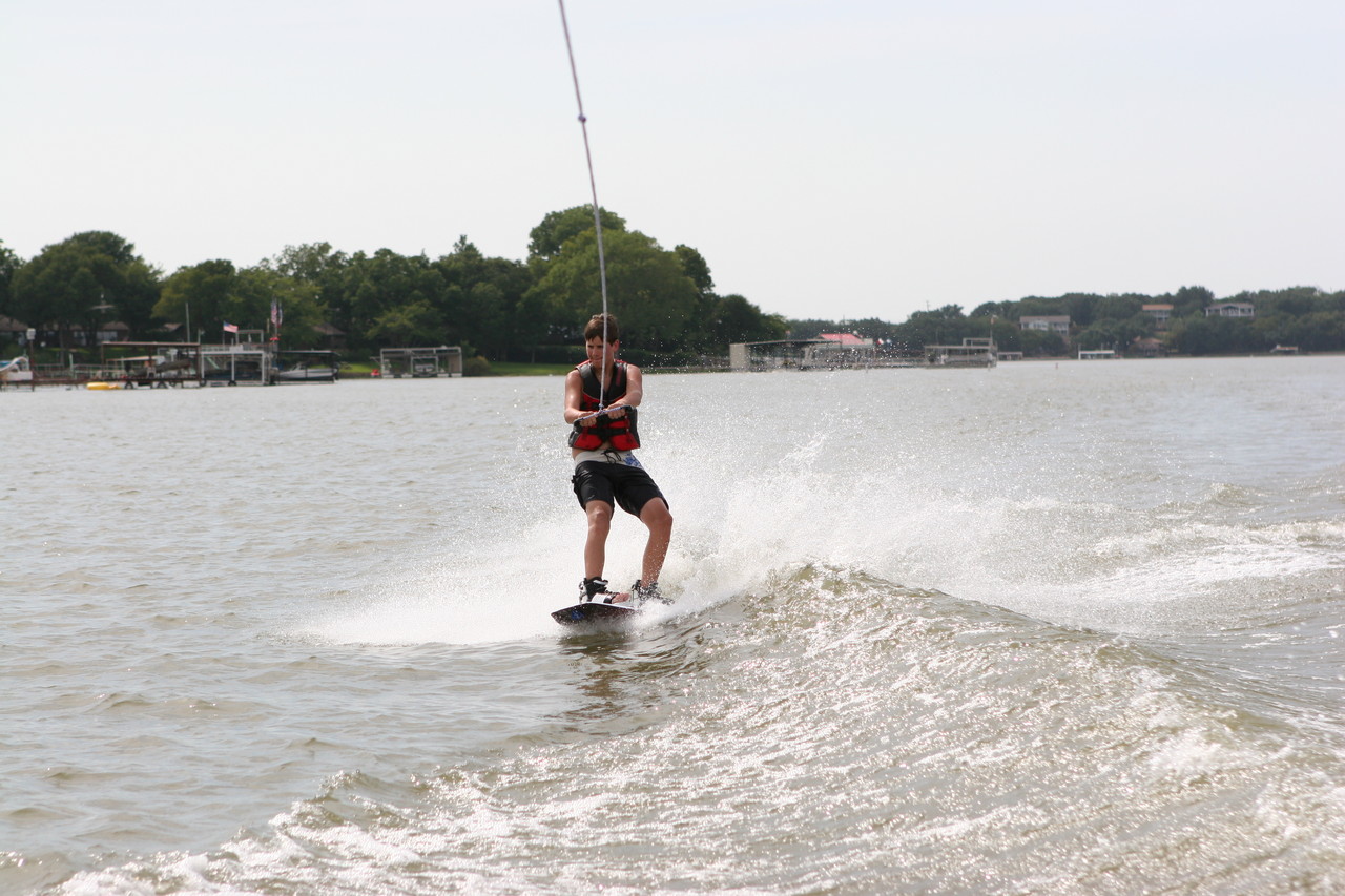 pictures/LakeHouse/wake/wakeboard1_0087.jpg