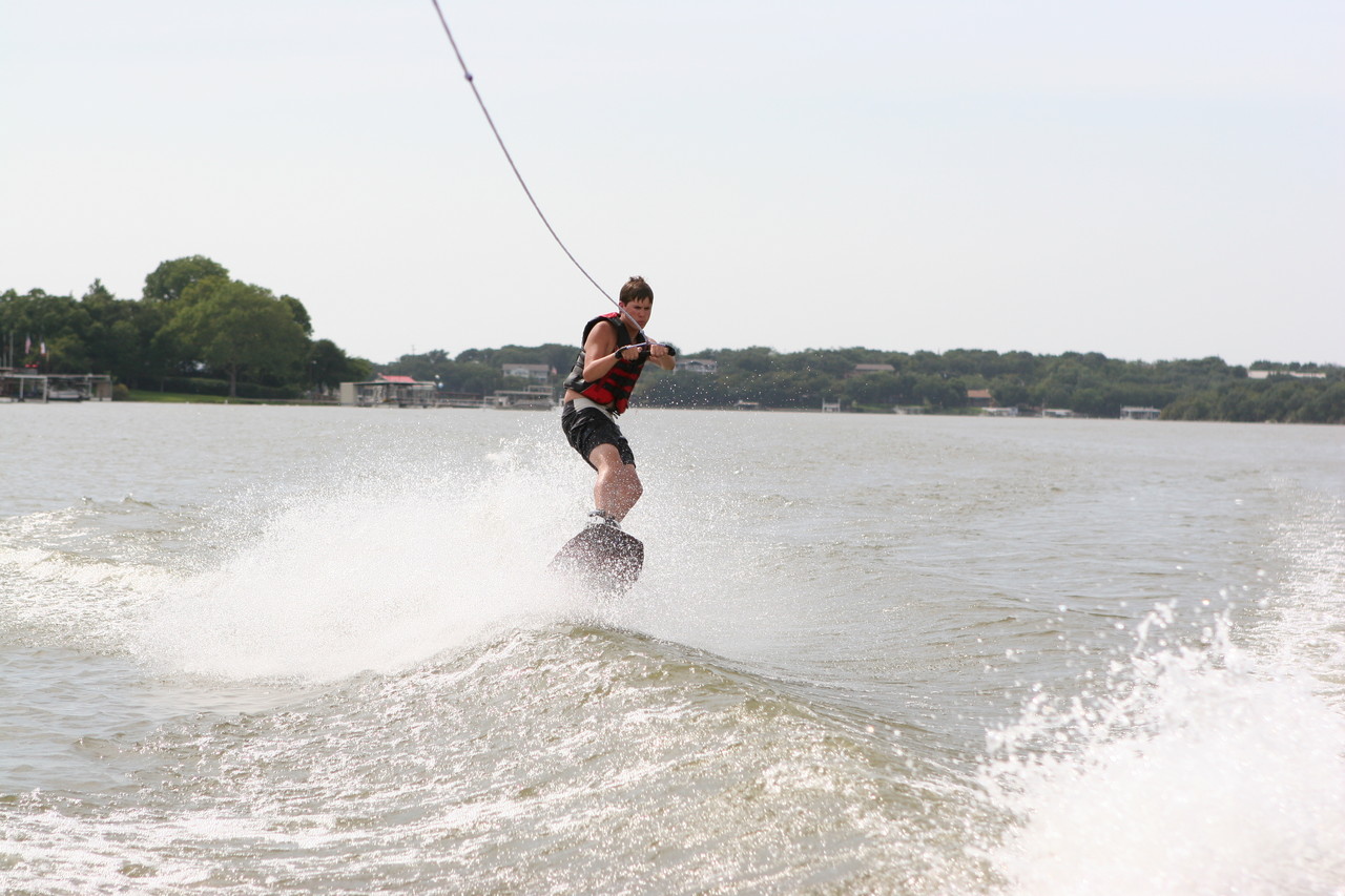 pictures/LakeHouse/wake/wakeboard1_0089.jpg