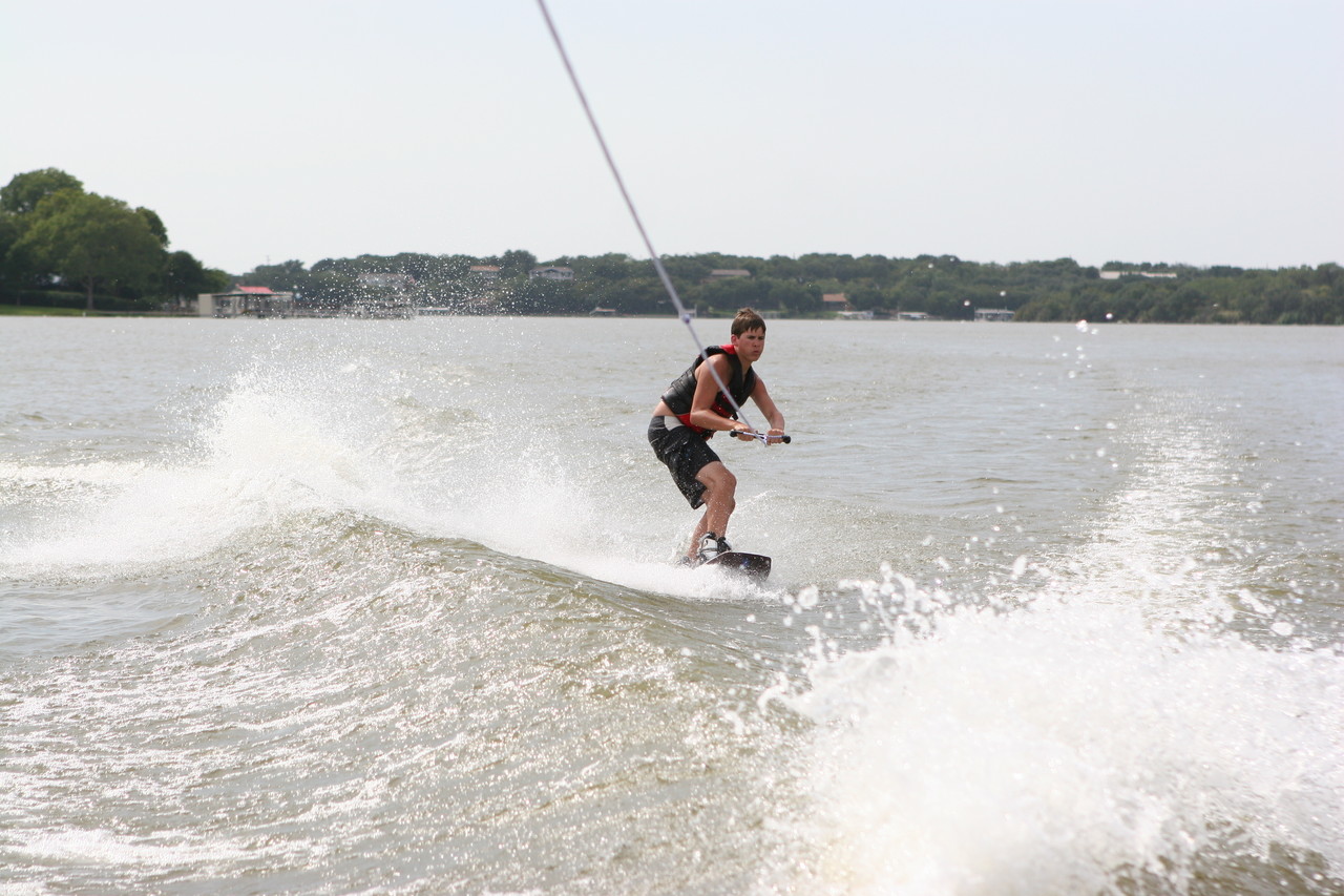 pictures/LakeHouse/wake/wakeboard1_0091.jpg