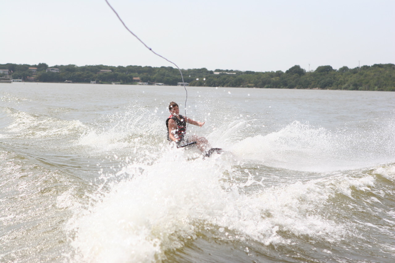 pictures/LakeHouse/wake/wakeboard1_0093.jpg