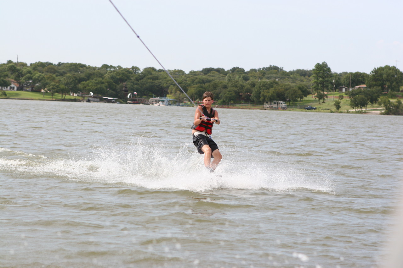 pictures/LakeHouse/wake/wakeboard1_0097.jpg