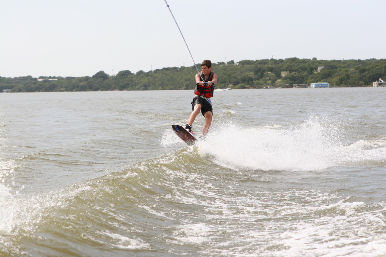 pictures/LakeHouse/wake/wakeboard1_0098.jpg