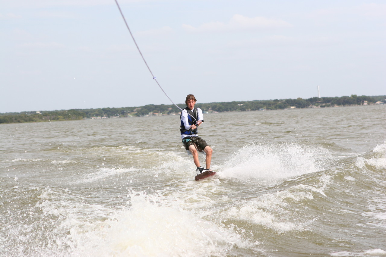 pictures/LakeHouse/wake/wakeboard1_0106.jpg