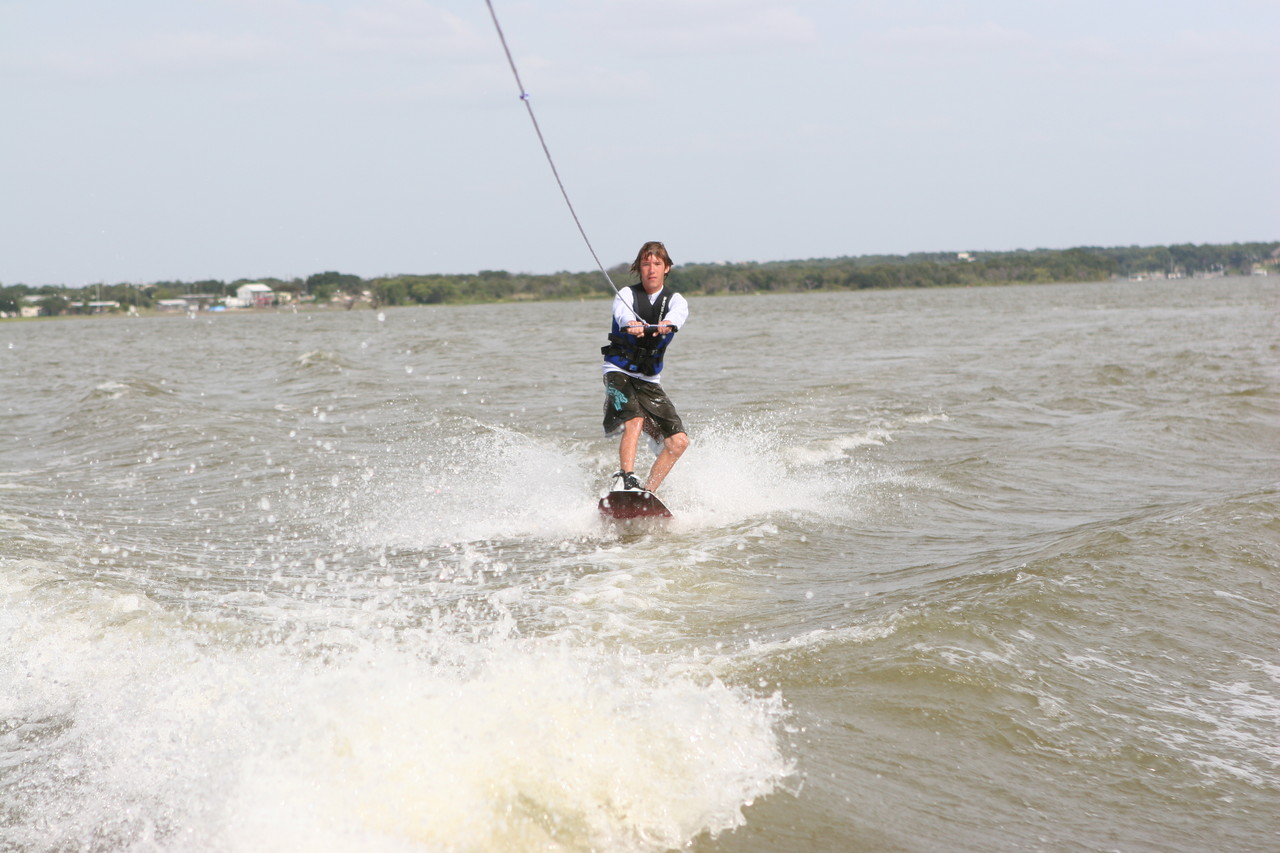 pictures/LakeHouse/wake/wakeboard1_0109.jpg