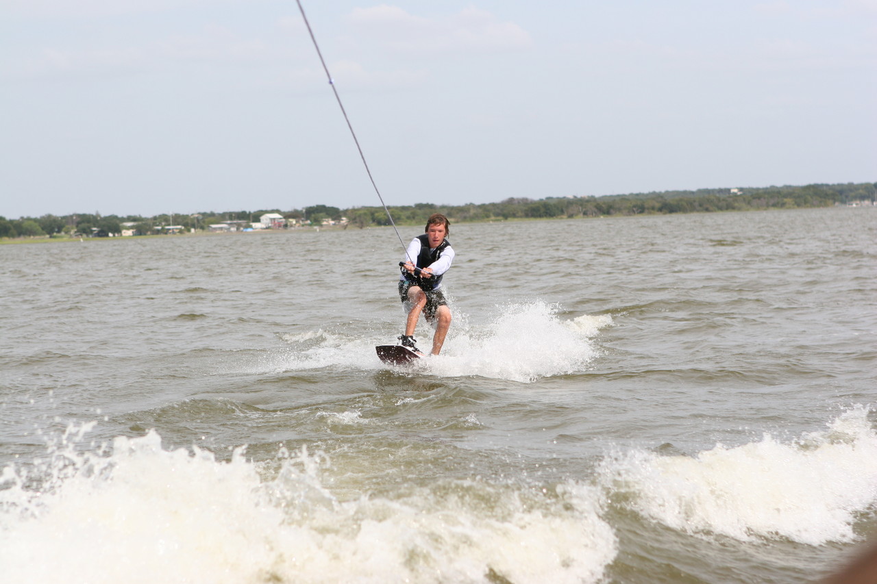 pictures/LakeHouse/wake/wakeboard1_0114.jpg